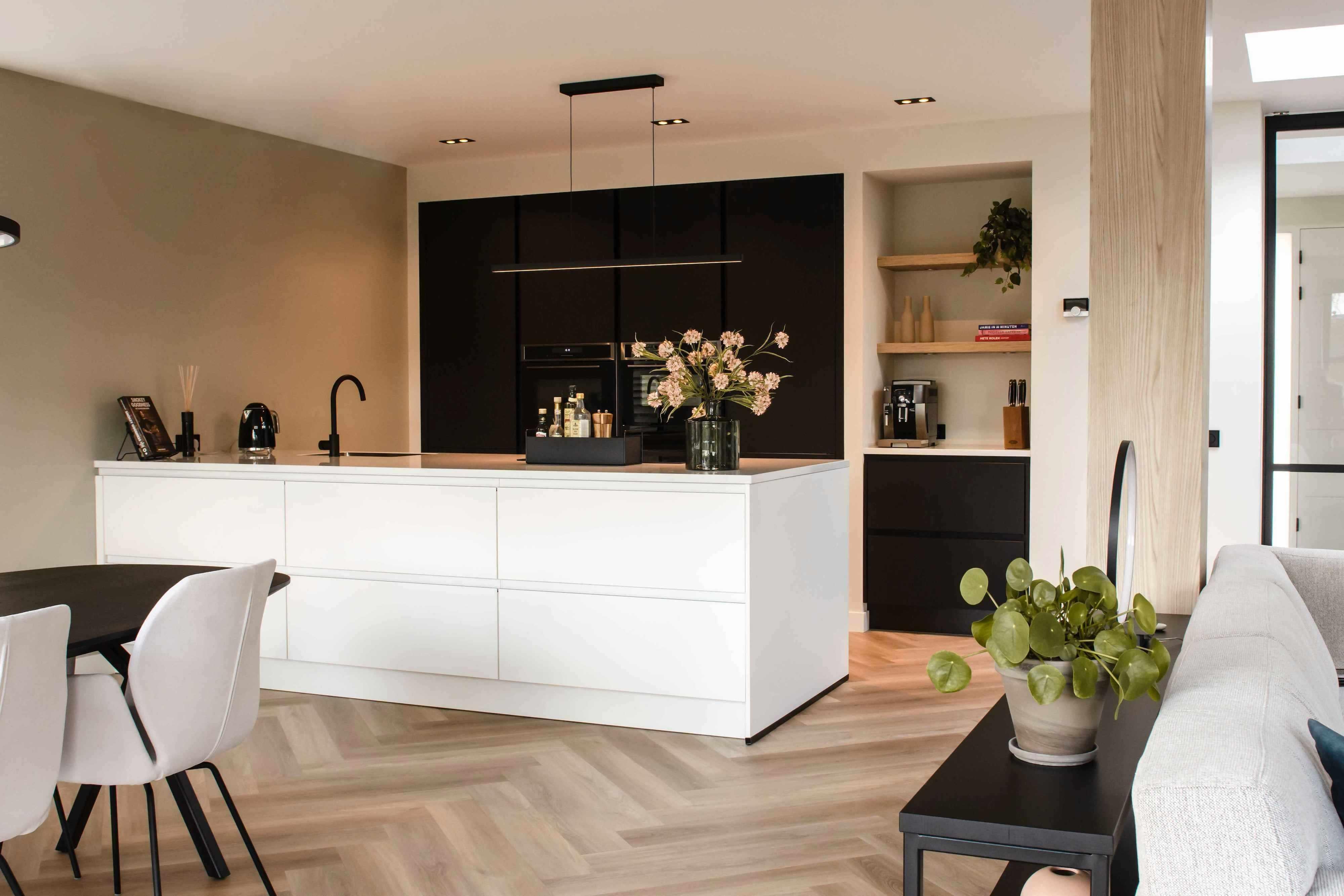 Van Jaren 70 Bungalow naar Luxe Tijdloze Woning-Bij Linda interieuradvies-Keuken-Van Jaren 70 Bungalow naar Luxe Tijdloze Woning -OBLY