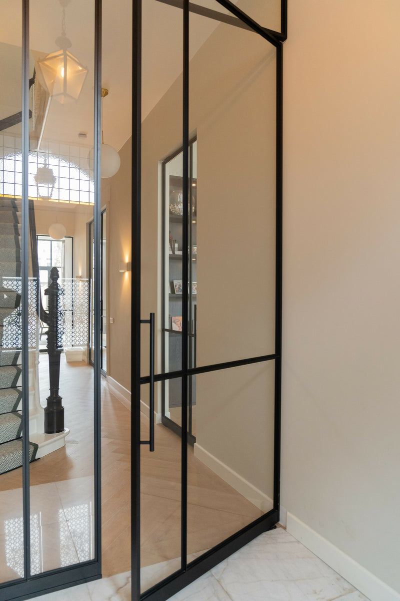 Van Kantoor naar Herenhuis-In je sas interieur-badkamer,herenhuis,keuken,woonkamer-Herenhuis Transformatie in Den Haag – Tijdloos Familiehuis-OBLY