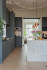 Van Kantoor naar Herenhuis-OBLY-badkamer,herenhuis,keuken,woonkamer-Herenhuis Transformatie in Den Haag – Tijdloos Familiehuis-OBLY