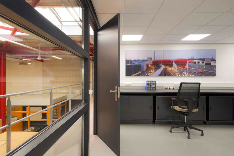 Van Restyling tot Totale Metamorfose-Esther Rooijackers Interieur-kantoor-Complete Kantoor Make-over | Elbo Technology-OBLY