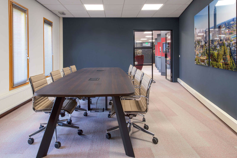Van Restyling tot Totale Metamorfose-Esther Rooijackers Interieur-kantoor-Complete Kantoor Make-over | Elbo Technology-OBLY