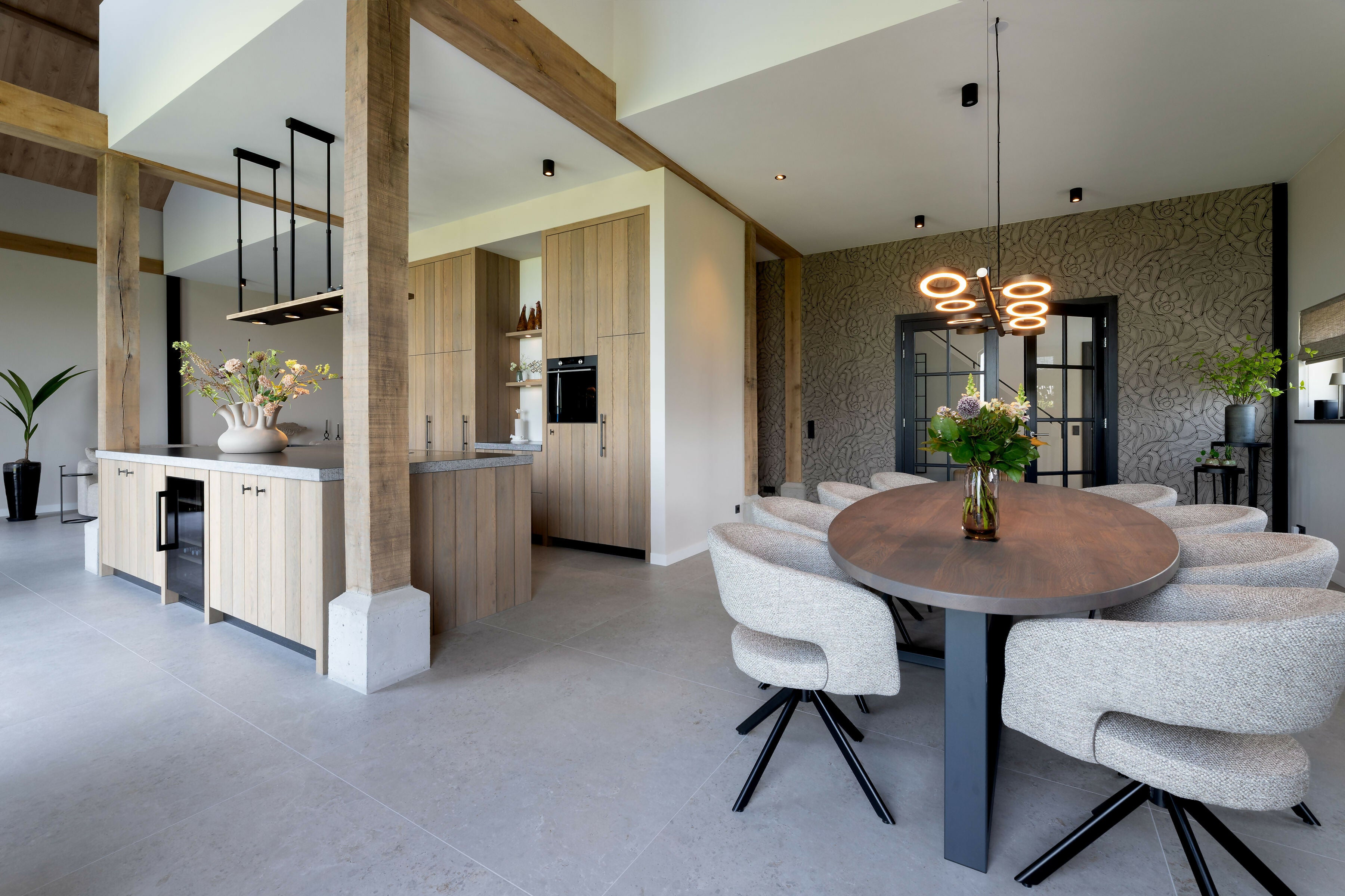 Van Varkensstal naar Woonboerderij – Een Stijlvolle Transformatie-Brobbel Interieur-boerderij renovatie interieur,keuken woonboerderij,landelijk modern interieur,landelijke woonboerderij,moderne boerderijwoning,woonboerderij interieur,woonboerderij renovatie-OBLY