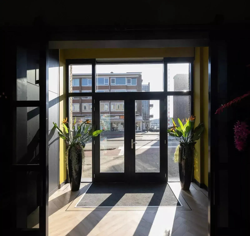 Van grachtenwoning naar stijlvol chique appartement-OBLY-Transformatie: van grachtenpand tot stijlvol appartement | PUUR Veroni-OBLY