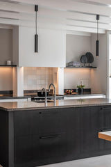 Verbouwing boerderij Etten-Leur-Studio Thirty Two-Woonkamer-Luxe maatwerk keuken en woonkamer met marmer-OBLY