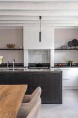 Verbouwing boerderij Etten-Leur-Studio Thirty Two-Woonkamer-Luxe maatwerk keuken en woonkamer met marmer-OBLY