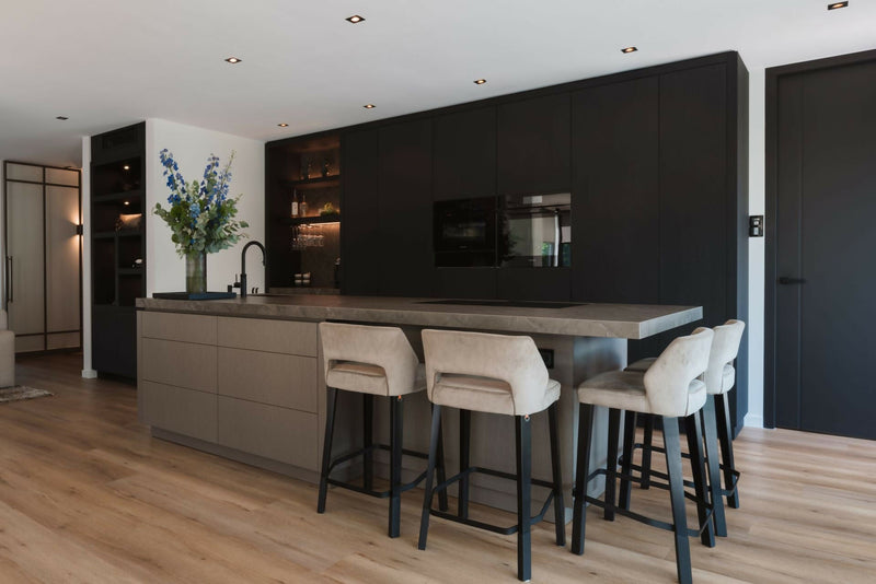 Villa met Luxe Afwerking en Provençaalse Tuin-OBLY-Keuken,Villa,woonkamer-OBLY