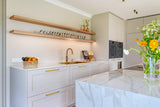 Warm familiehuis in Arnhem met maatwerk leefkeuken-Laura Hindriks interieurontwerp-Badkamer,Interieurontwerp,Keuken,leefkeuken,maatwerk keuken,nieuwbouwwoning,visgraatvloer-Nieuwbouwwoning Arnhem | Warm interieur met maatwerk keuken-OBLY