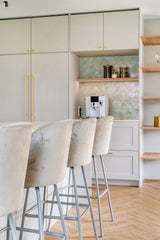 Warm familiehuis in Arnhem met maatwerk leefkeuken-Laura Hindriks interieurontwerp-Badkamer,Interieurontwerp,Keuken,leefkeuken,maatwerk keuken,nieuwbouwwoning,visgraatvloer-Nieuwbouwwoning Arnhem | Warm interieur met maatwerk keuken-OBLY