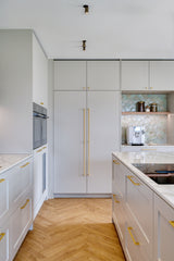Warm familiehuis in Arnhem met maatwerk leefkeuken-Laura Hindriks interieurontwerp-Badkamer,Interieurontwerp,Keuken,leefkeuken,maatwerk keuken,nieuwbouwwoning,visgraatvloer-Nieuwbouwwoning Arnhem | Warm interieur met maatwerk keuken-OBLY