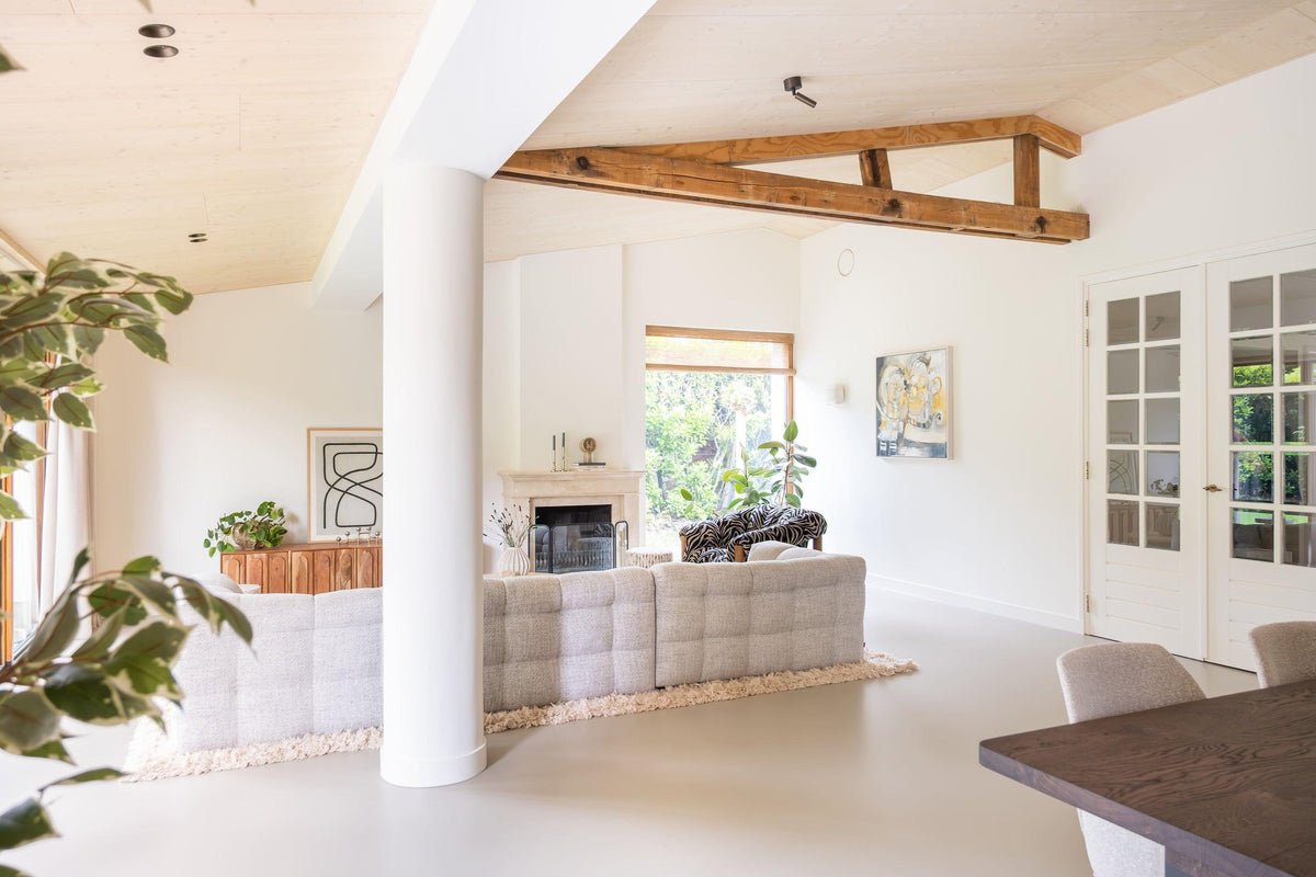 Warm familiehuis met natuurlijk interieur en doordacht lichtplan-STUDIO VALENTIJN-bungalow interieur,Interieur inspiratie,Interieurontwerp,Lichtplan,Moderne verlichting,Sfeerverlichting,verlichting interieur,verlichting woonkamer,warm interieur,woonkamer inspiratie-Warm interieur met modern lichtplan | Studio Valentijn-OBLY