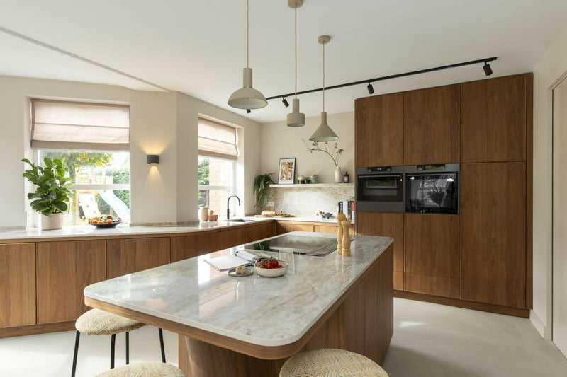 Warme Leefkeuken & Bijkeuken in Mereno Notenfineer-MERENO-altare keuken,mereno,milano bijkeuken,notenfineer keuken-Warme Leefkeuken met Eiland & Bijkeuken in Notenfineer-OBLY