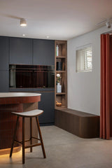 Warme designkeuken met organisch kookeiland-Perfekt Interieur-design keuken,keuken design,kookeiland keuken,leefkeuken,luxe keuken,maatwerk keuken,moderne keuken-Designkeuken met organisch kookeiland-OBLY