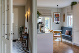 Warme maatwerk keuken met zitnis en visgraatvloer-Mave-maatwerk keuken,moderne keuken,visgraatvloer,zitnis keuken-OBLY
