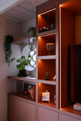 Warme maatwerkwand met nisjes en sfeerverlichting-woodendream-maatwerkwandkast,nisjes,tv wand kast,wandmeubel,warme uitstraling-Maatwerkwandkast met nisjes en warme verlichting-OBLY