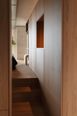 Warme vloer als basis voor een modern interieur-Berkers Vloeren-design vloer,interieurvloer,moderne vloer,moderne woning,pvc vloer,strakke vloer,vloer interieur,vloer woonkamer,warme vloer-Moderne interieurvloer met warme uitstraling-OBLY