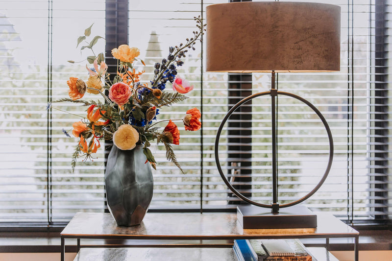 Warme woonkamer met oranje accenten-VAN WOLFSWINKEL WONEN-Woonkamer-Warme woonkamer met oranje accenten-OBLY