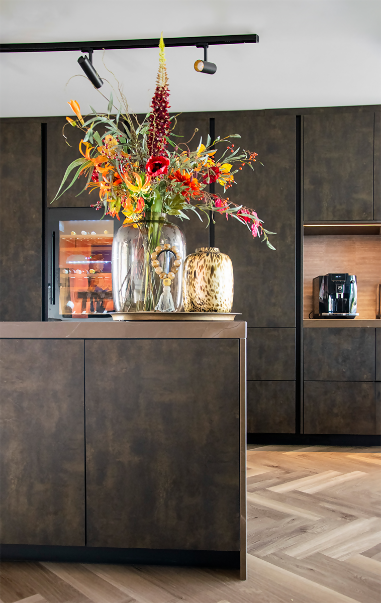 Warmte in Penthouse-HOUSE of MEA-Keuken,luxe penthouse ontwerp,maatwerk keuken,modern penthouse interieur,penthouse interieur-OBLY
