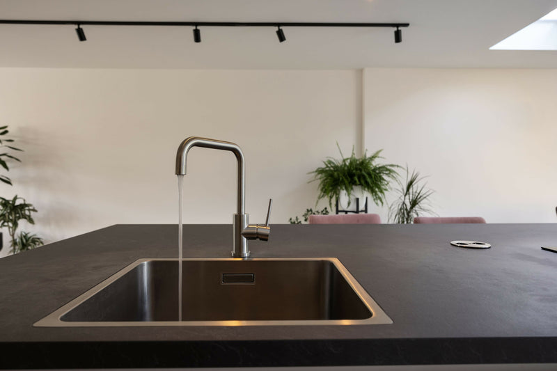 Witte Hoogglans Keuken met Unieke Details-Jan van Sundert-Keuken-OBLY