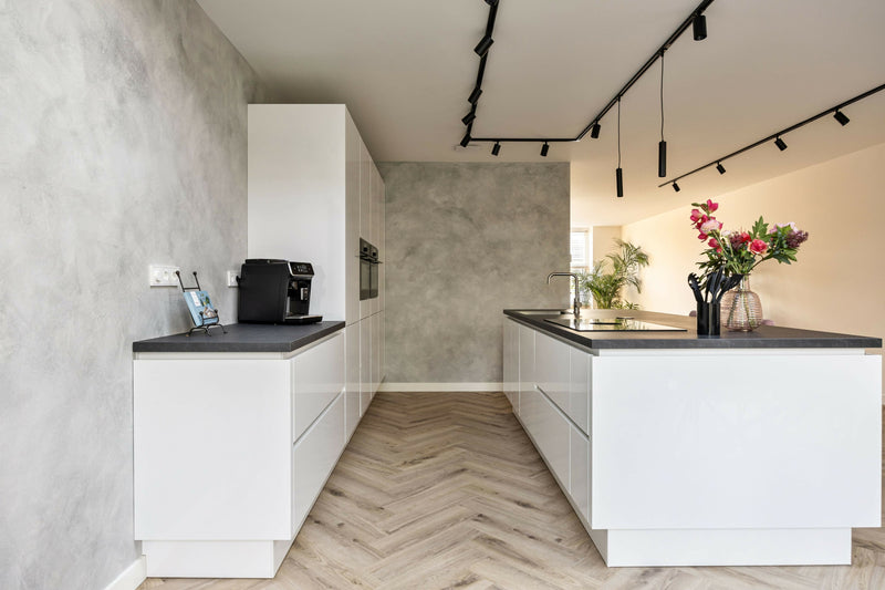 Witte Hoogglans Keuken met Unieke Details-Jan van Sundert-Keuken-OBLY