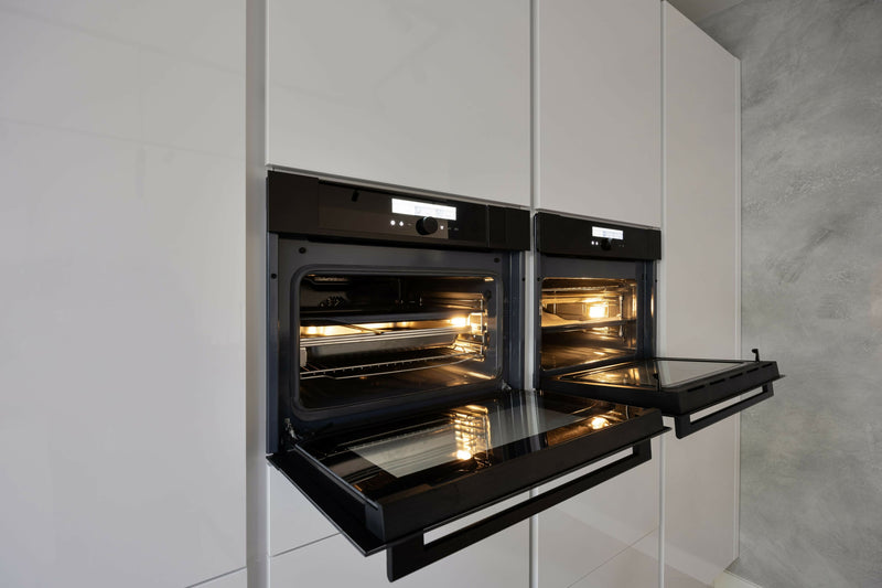 Witte Hoogglans Keuken met Unieke Details-Jan van Sundert-Keuken-OBLY