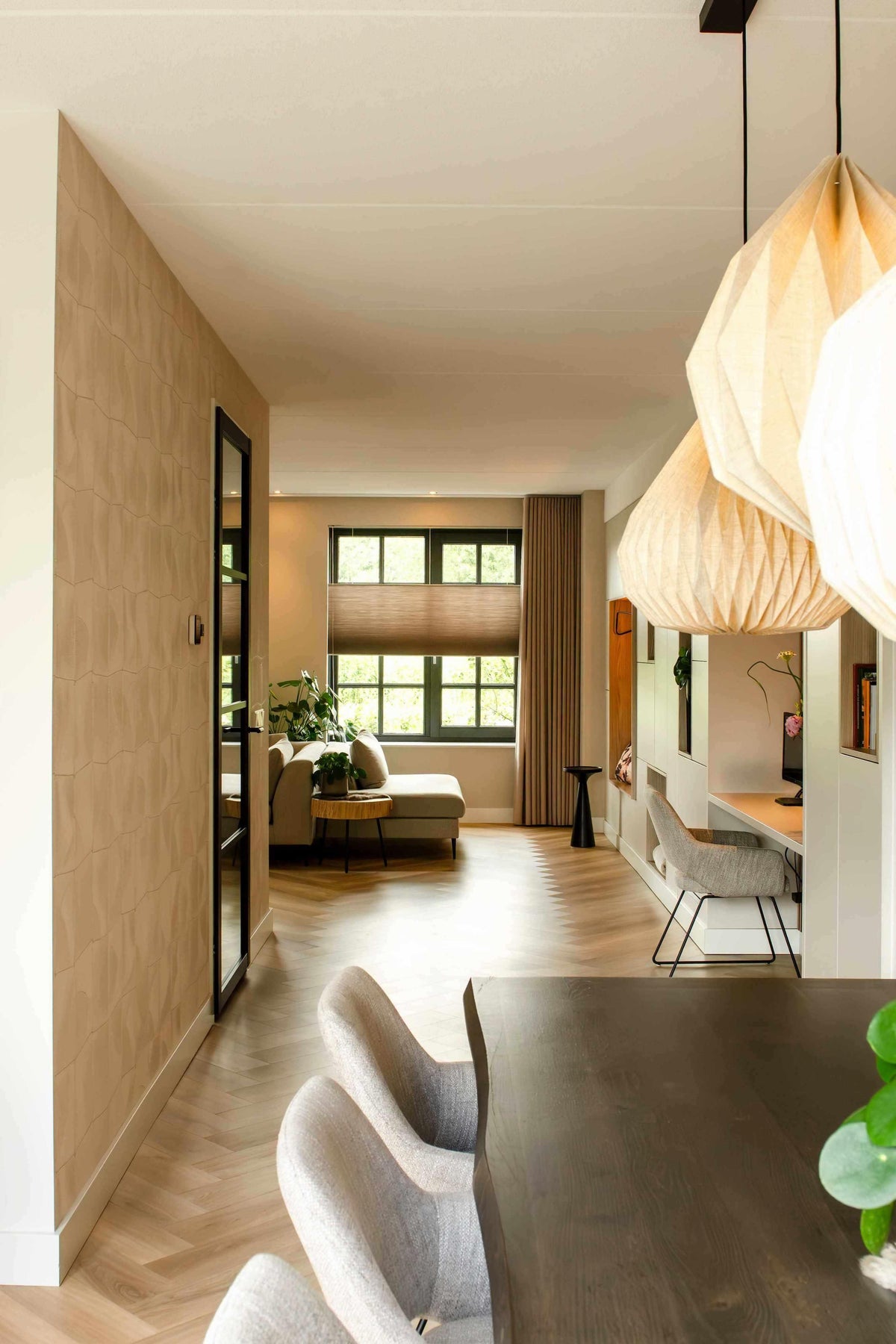 Woning met Maatwerkkast in jaren 30 stijl-Bij Linda interieuradvies-jaren 30 stijl,Keuken,keuken woonkamer,maatwerkkast,open leefruimte,terra kleuren,warme tinten-Woning met maatwerkkast in jaren 30 stijl-OBLY