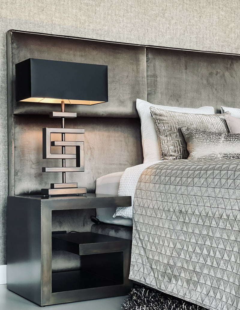 Woonkamer met maatwerk wandmeubel en luxe zitopstelling-L4 Elvire-woonkamer-Luxe woonkamer met maatwerk wandmeubel & zitopstelling | STUDIO L4-OBLY