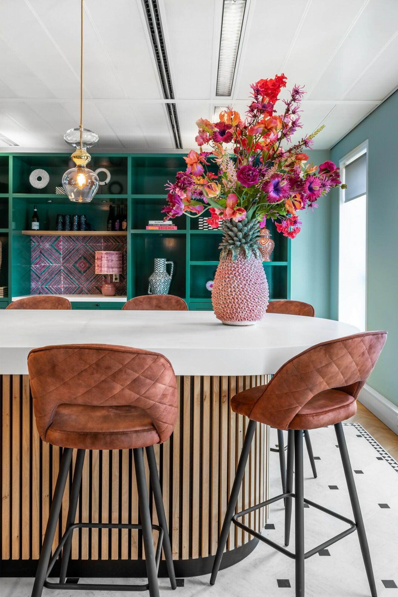 Zakelijke omgeving met Hotel Chique Uitstraling-Wendy Verhaegh Interior Design-Hotel chique stijl,Kantoorruimte,Moderne werkplek,Multifunctioneel ontwerp,Woonkamer,Zakelijk interieur-Modern Kantoorontwerp, Functioneel en Hotel-Chique -OBLY
