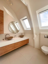 Zolderbadkamer met royaal wastafelmeubel-INGE BOUMAN INTERIEUR | ARCHITECTUUR-Zolderbadkamer met wastafelmeubel op maat-OBLY