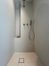 Zolderbadkamer met royaal wastafelmeubel-INGE BOUMAN INTERIEUR | ARCHITECTUUR-Zolderbadkamer met wastafelmeubel op maat-OBLY