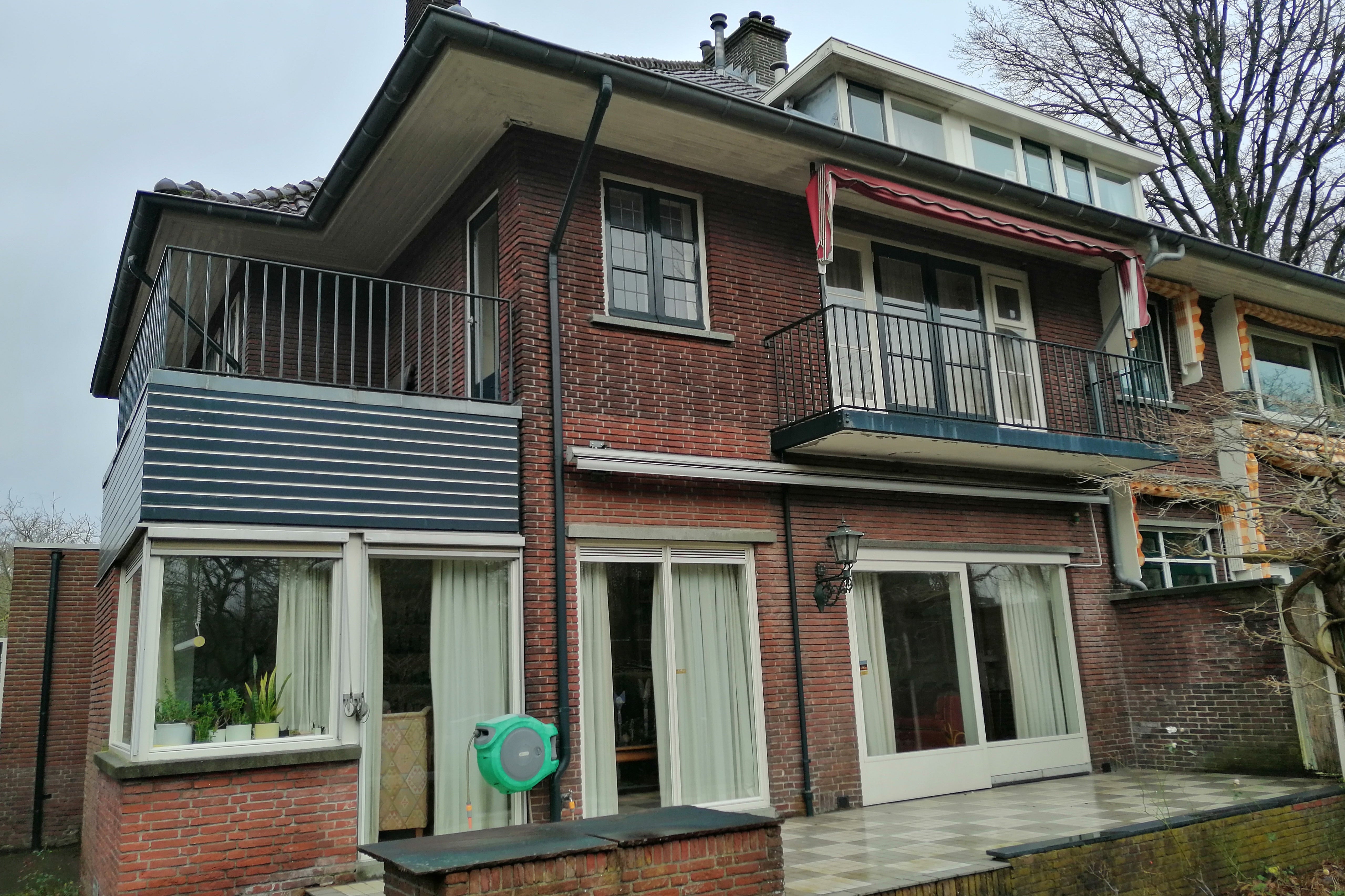 Before: karakteristieke jaren '30 woning vóór de totaalrenovatie.