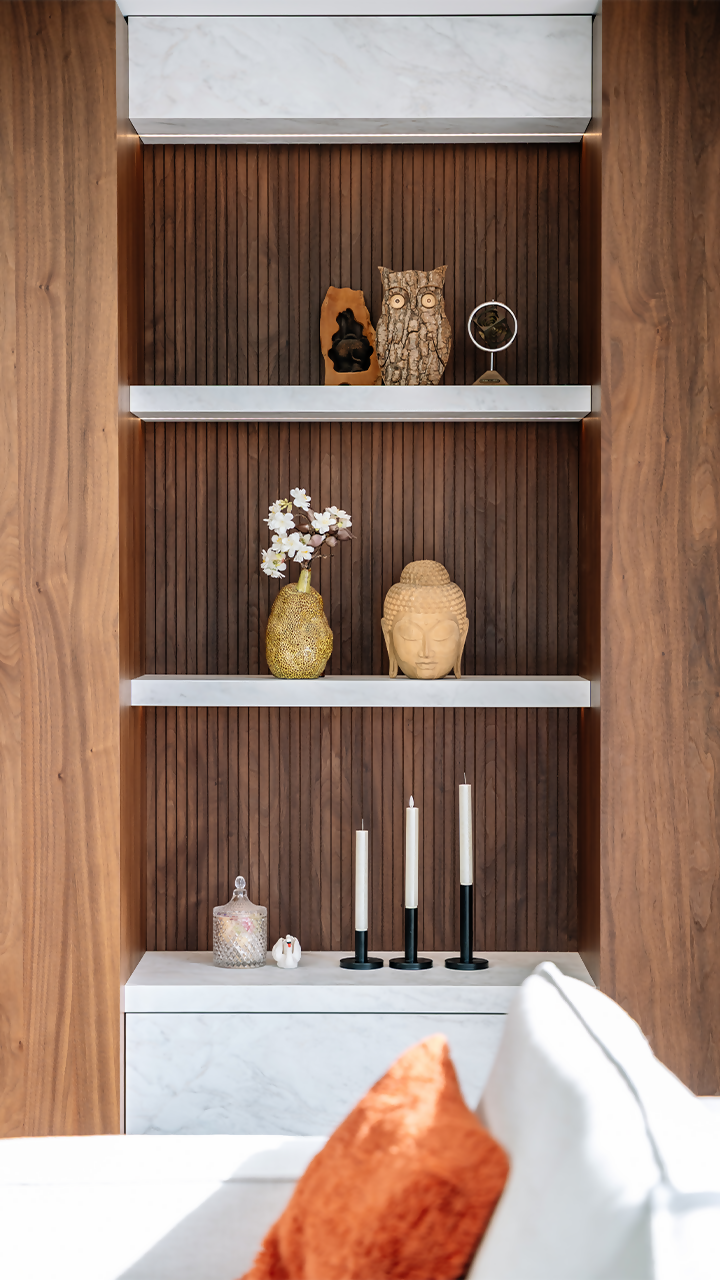 harmonieus interieur met maatwerk-HUIBERS bureau-Interieurarchitectuur,Maatwerk interieur,Woonkamer-Luxe Interieurontwerp met Maatwerk, Marmer & Eikenhout-OBLY