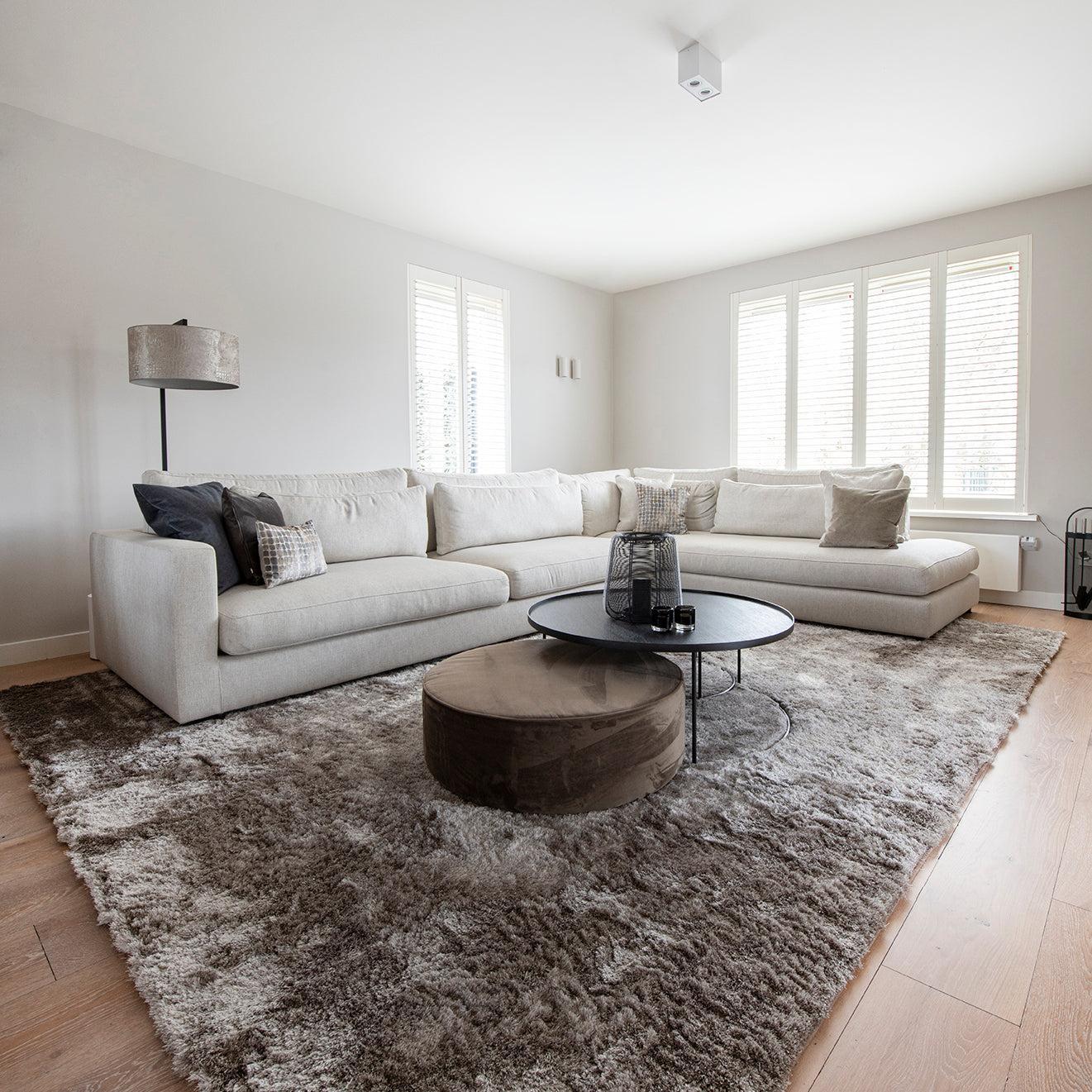 interieurontwerp met leefkeuken en maatwerk wandmeubel-Studio Thirty Two-binnenhuisarchitect,interieur renovatie,leefkeuken,maatwerk wandmeubel,moderne keuken,open keuken,renovatie woning,Woonkamer,woonkamer ontwerp-Maatwerk interieur | Moderne woonkamer & luxe keuken-OBLY