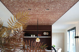 Keuken met plafond van gedroogde rozenblaadjes