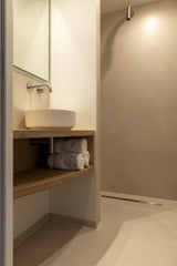 luxe compacte badkamer-Jessica Kuhne-Badkamer-Stijlvolle en functionele luxe compacte badkameroplossing-OBLY