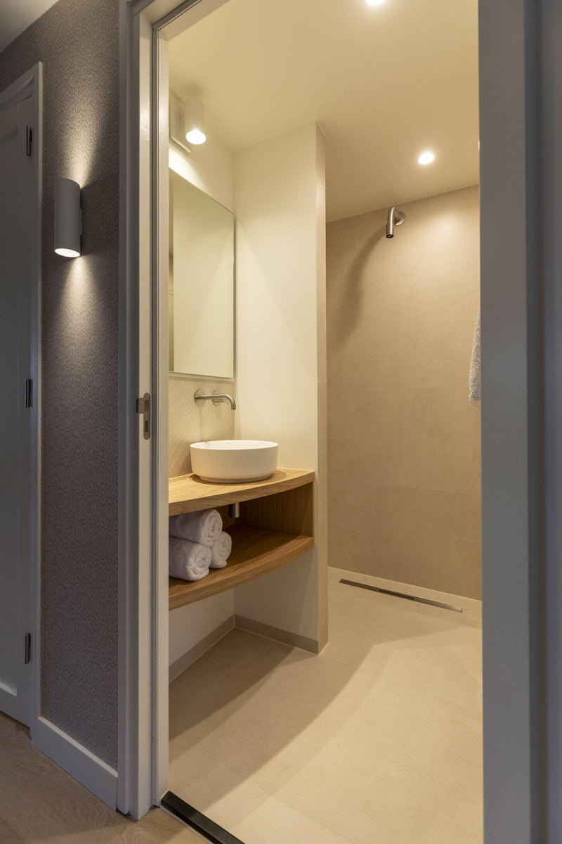 luxe compacte badkamer-OBLY-Stijlvolle en functionele luxe compacte badkameroplossing-OBLY