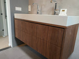 maatwerk badkamermeubel met dubbele wastafel en notenhout-voermans-badkamer-interieur,badkamermeubel,badkamermeubel-met-lades,design-badkamer,dubbele-wastafel,luxe-badkamer,maatwerk-badkamermeubel,moderne-badkamer,notenhout,solid-surface-wastafel,zwevend-badkamermeubel-maatwerk badkamermeubel met dubbele wastafel-OBLY