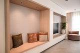 maatwerk interieur met wandkast en moderne leefkeuken-Studio Thirty Two-interieur-ontwerp,interieur-renovatie,maatwerk-interieur,maatwerk-kasten,maatwerk-wandkast,modern-interieur,moderne-keuken,open-leefruimte,woning-verbouwing,Woonkamer,woonkamer-ontwerp-OBLY