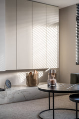 renovatie met nieuwe leefkeuken en moderne woonkamer-Studio Thirty Two-complete-woning-renovatie,interieur-ontwerp,interieur-renovatie,Keuken,keuken-renovatie,leefkeuken,moderne-indeling,uitbouw-woning,verduurzaming,woning-verbouwing,woonkamer-renovatie-Haardwand & zwarte keuken | Maatwerk interieur-OBLY