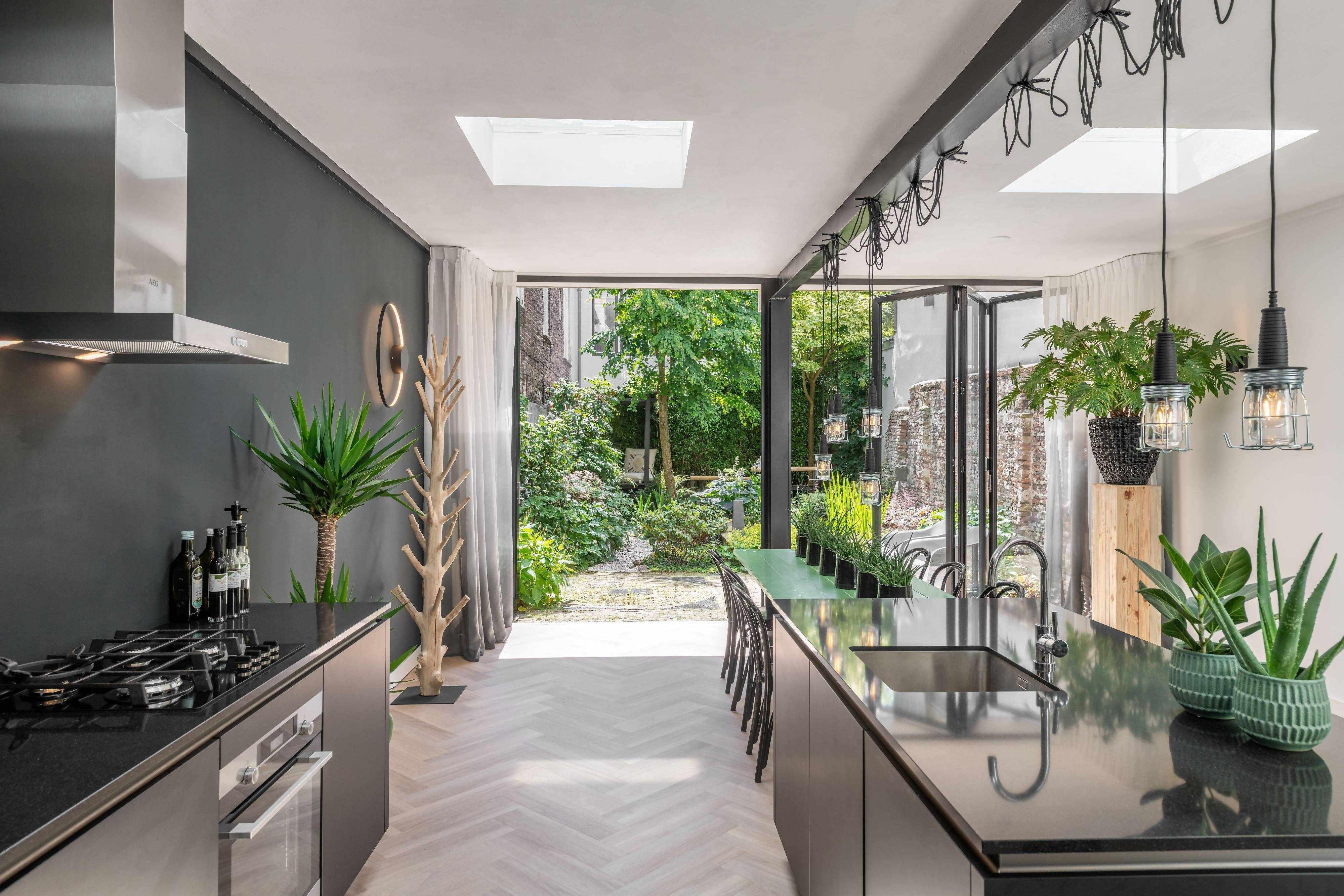 Aanbouw met vouwwanden-Goes serres-Aanbouw,aanbouw keuken woonkamer,aanbouw met glas,glazen aanbouw woning,moderne aanbouw,vouwpui aanbouw-Ruime aanbouw met vouwwanden-OBLY