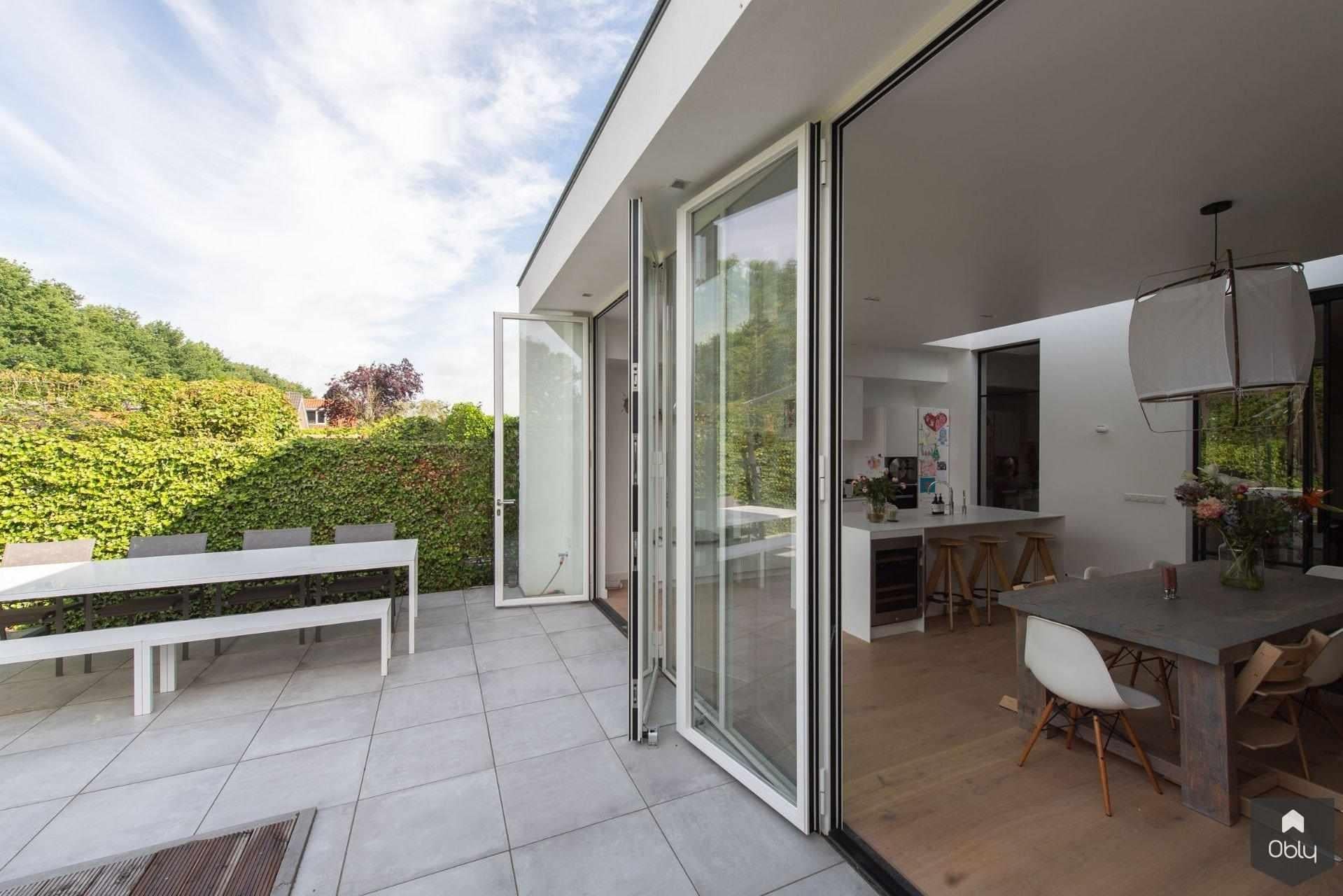 Aanbouw voor keuken en eetkamer-De Goede Bouw-Aanbouw,aanbouw keuken,alle,keuken uitbreiding,lichtstraat aanbouw,moderne aanbouw,stalen deuren,uitbouw woning-OBLY