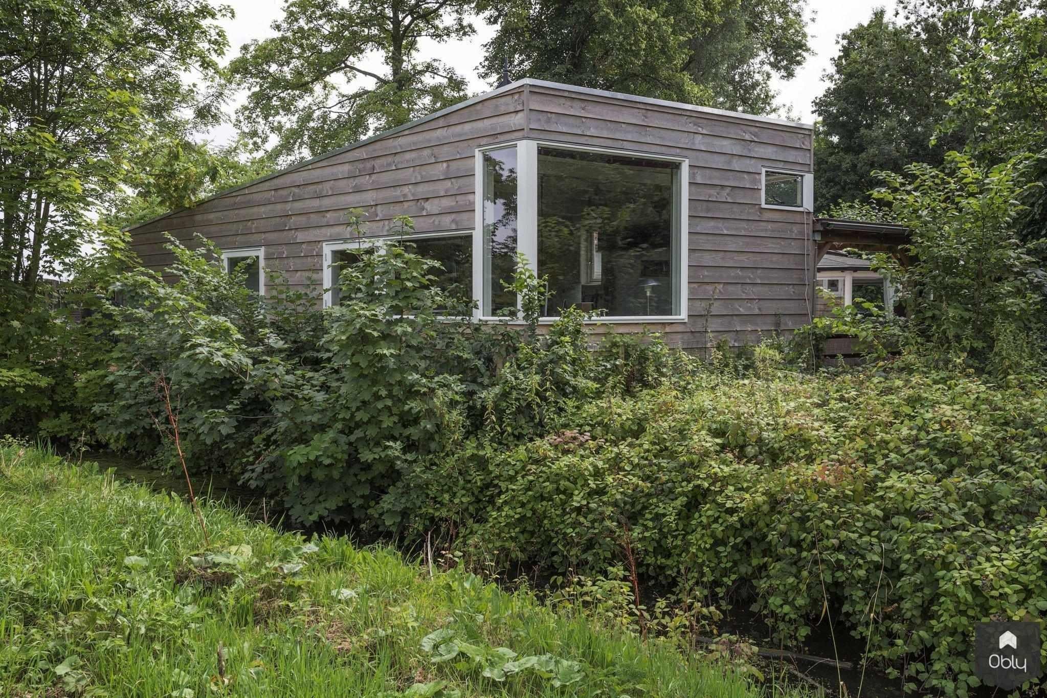 Atelier-kantoor in Haarzuilens-Robert van Putten Architect-alle,atelier,bijgebouw,Exterieur vrijstaand,houten gevel,kantoor aan huis,landschappelijke inpassing,uitzicht op groen-OBLY