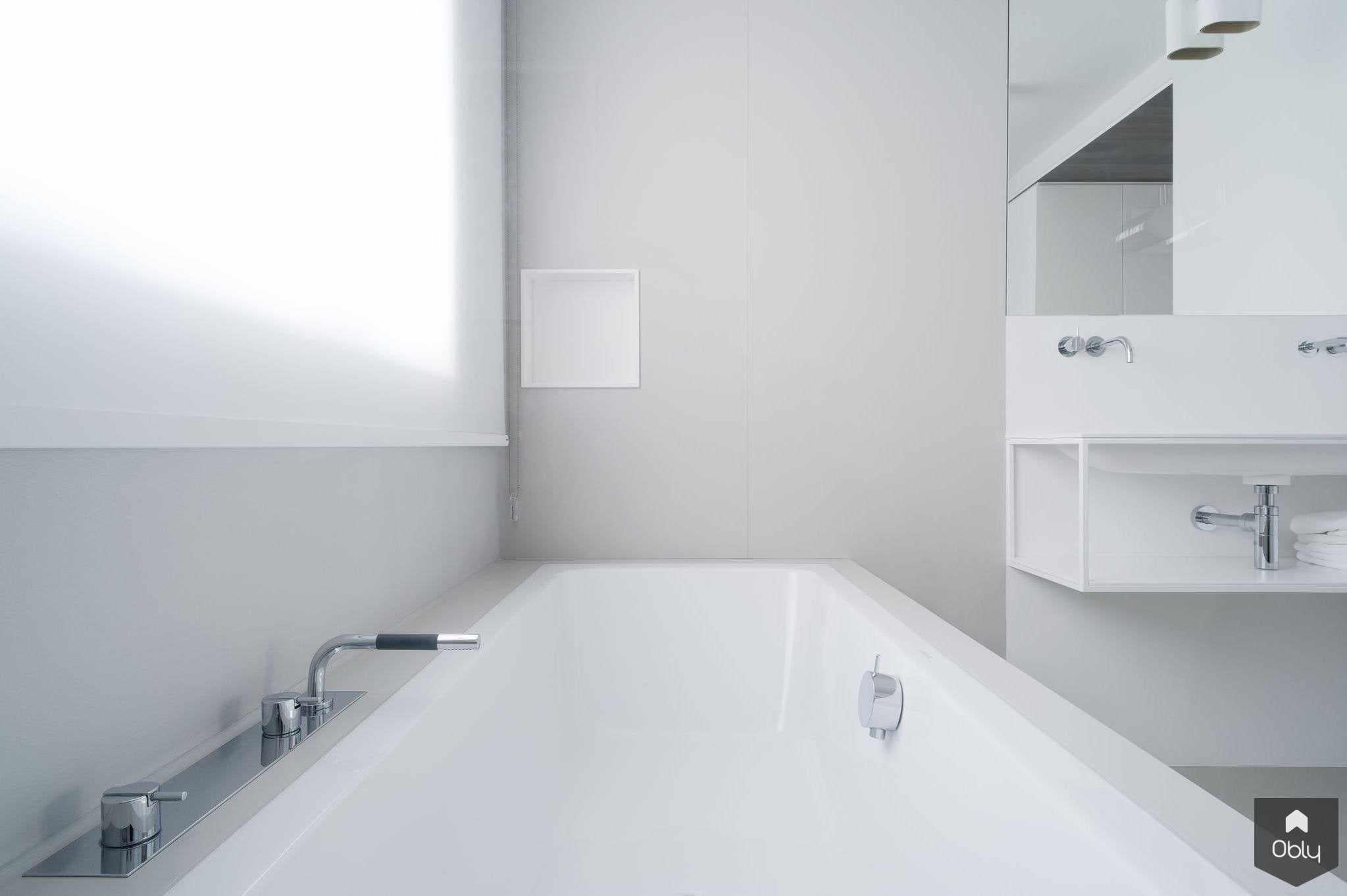 Badkamer ensuite van Studio Niels-Not Only White-alle,Badkamer,badkamer design,design badkamer,maatwerk wastafel,Not Only White,Piet Boon-OBLY
