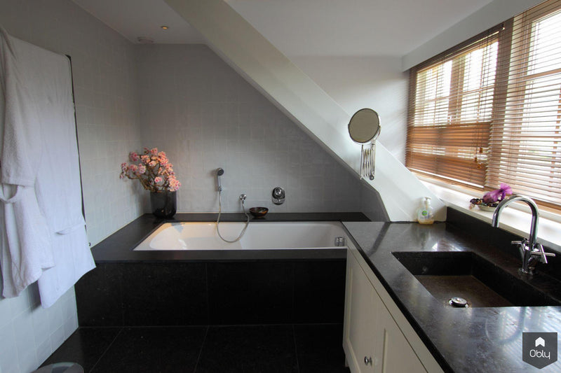 Badkamer oude bakkerij boerderij Blaricum-Suzanne-Holtz-Studio-alle,Badkamer-OBLY