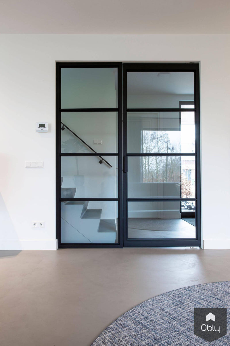 Betonlook vloer met stalen deuren-Willem Designvloeren B.V.-alle, Woonkamer-Betonlook vloer met stalen deuren | OBLY.com-OBLY