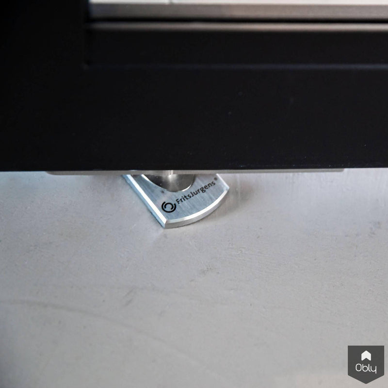 Betonlook vloer met stalen deuren-Willem Designvloeren B.V.-alle, Woonkamer-Betonlook vloer met stalen deuren | OBLY.com-OBLY