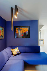 Blauw Interieur hoekwoning-Huisvanbinnen-blauw,blauw maatwerk interieur,blauwe hoekwoning,compacte woning inspiratie,design woonkamer,interieur,kleurrijk interieurdesign,moderne woonkamer blauw,stijlvolle woondecoratie,Woonkamer-Blauw interieur hoekwoning-OBLY