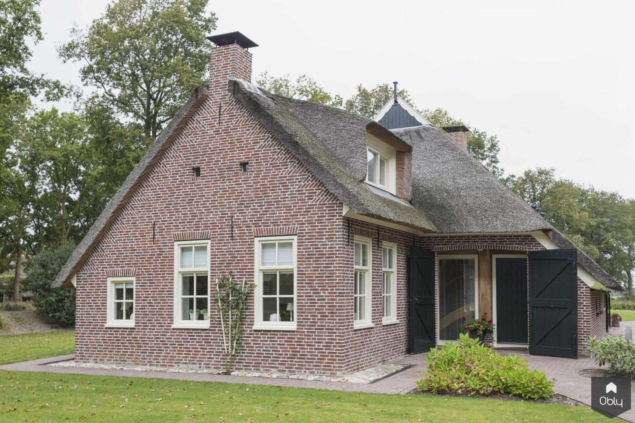 Boerderij met eiken gebinten-Robuust Eiken-alle,eiken boerderij,eiken gebinten,Exterieur vrijstaand,houtconstructie,houten balken,landelijke woning,rustieke stijl-OBLY