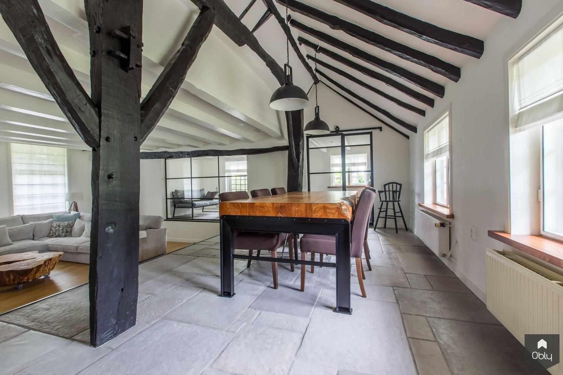 Chateau Carreau van Bourgondische Dallen-Van den Heuvel & Van Duuren-alle,landelijke woonkamer,lichte woonkamer,Woonkamer,woonkamer met grote ramen,woonkamer met houten balken,woonkamer met natuursteen vloer-Chateau Carreau van Bourgondische Dallen | OBLY.com-OBLY