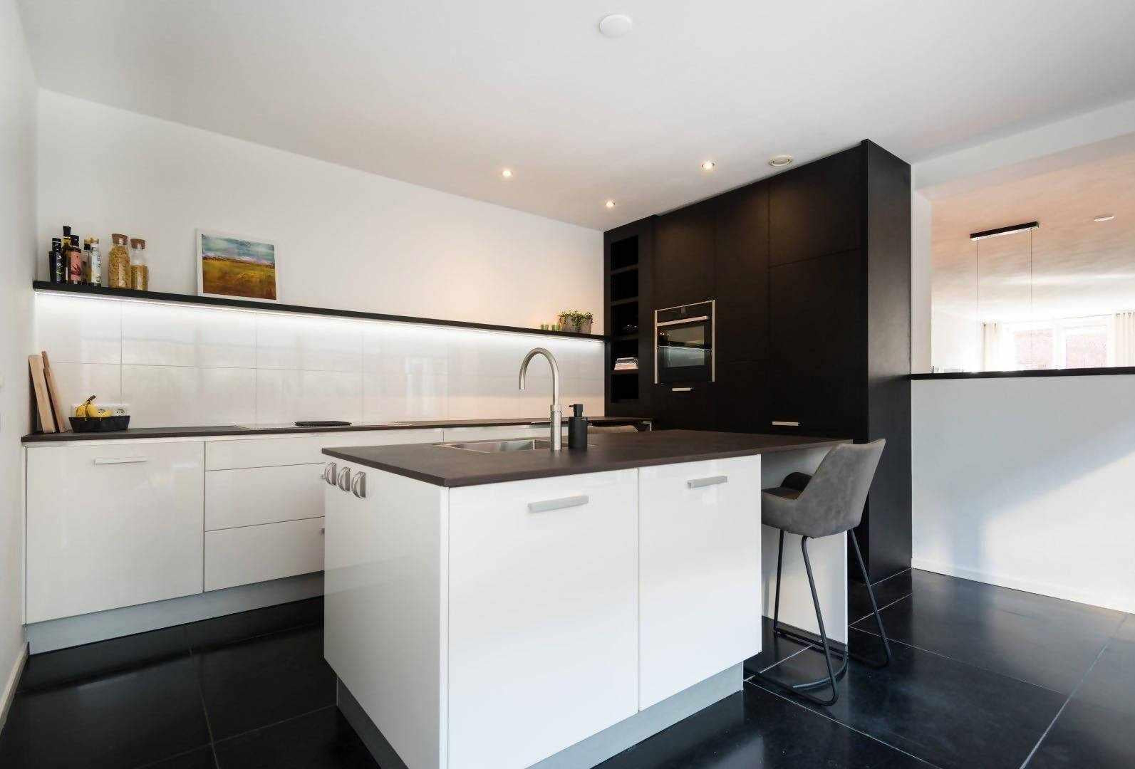 Complete inrichting in appartement-Hout en Vorm-alle,Keuken,Woonkamer-Complete inrichting in appartement-OBLY