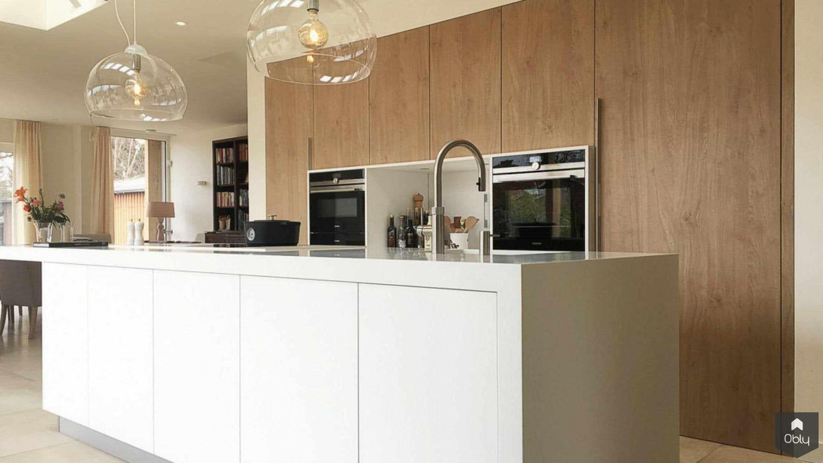 Corian werkblad met overhangend gedeelte-Cora Techniek-alle,Corian keuken,design keuken,Keuken,luxe keuken,maatwerk keuken,minimalistische keuken,moderne leefkeuken,Quooker keuken,strak werkblad,wit kookeiland,zwevend werkblad-OBLY